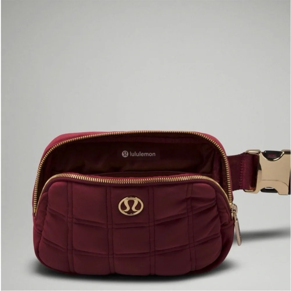 NWT Lululemon Athletica Everywhere Belt Bag 1L
Quilted Velour in Wine Berry - Picture 3 of 5